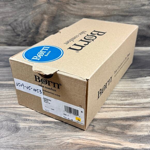 NIB Born Basic Maite 7M Black Leather Flip Flops Comfort Flat Thong Sandals - Picture 11 of 11